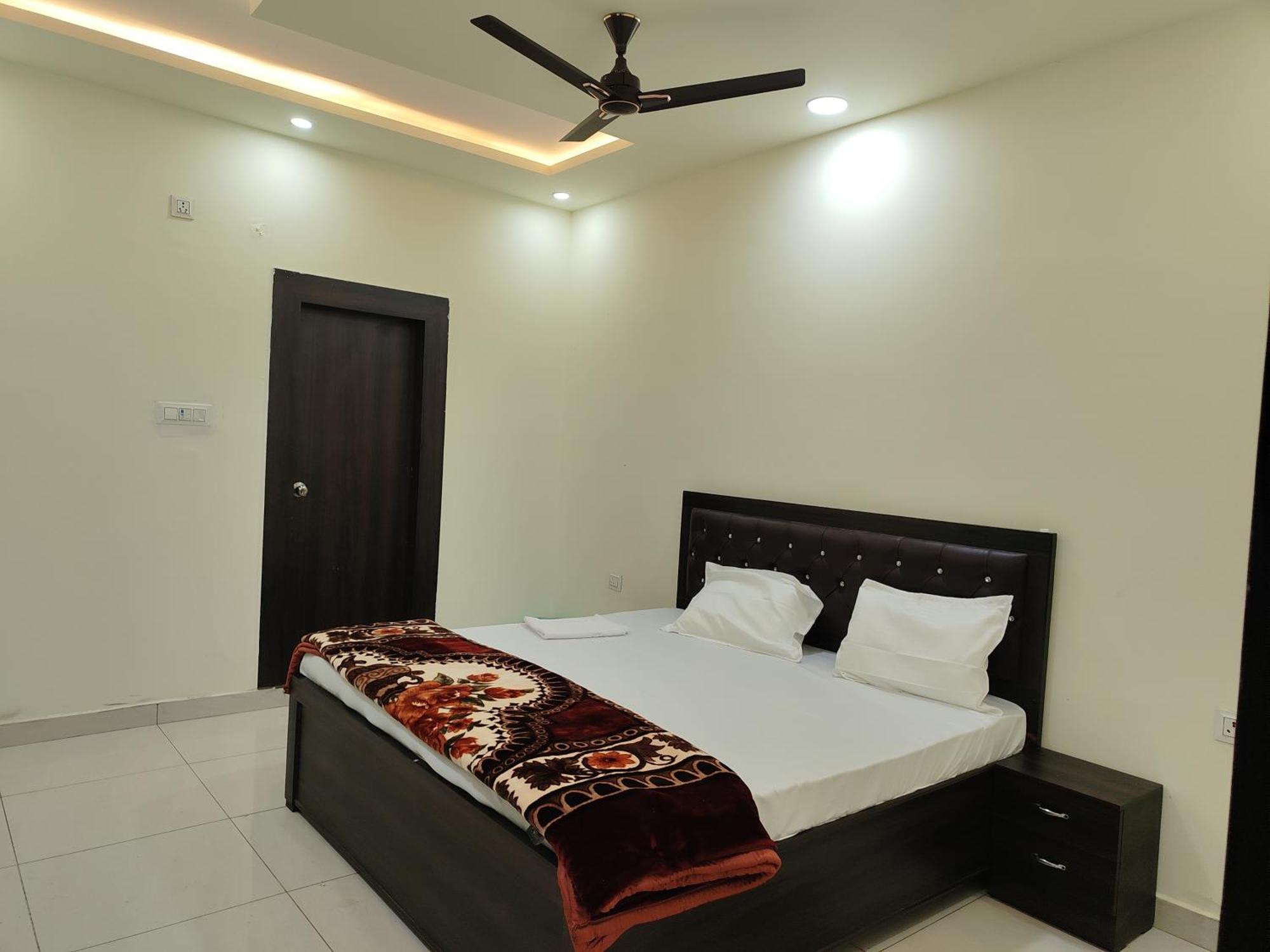 Hotel Dev International Khalilabad 외부 사진